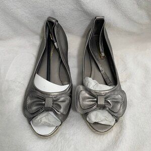 NWOT Cloudwalkers Carol Size 11W gray silver bow detail ankle strap flats shoes‎